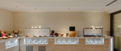 Daily buffet breakfast for a fee