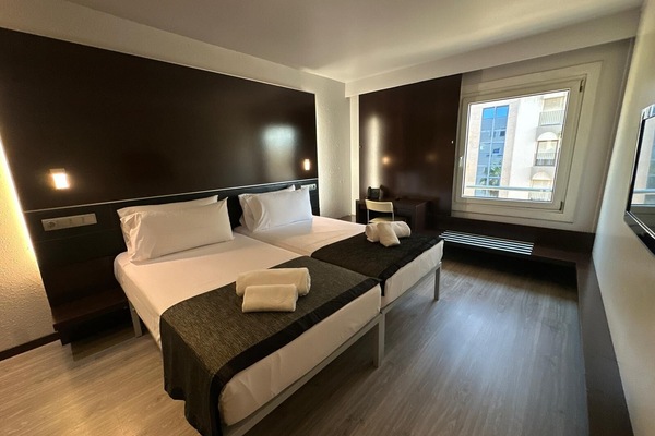 Premium Double Room, City View | In-room safe