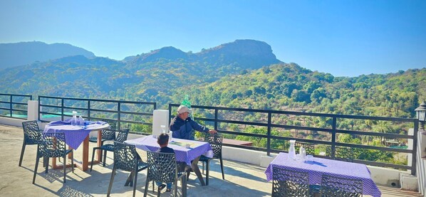 Tempat makan outdoor