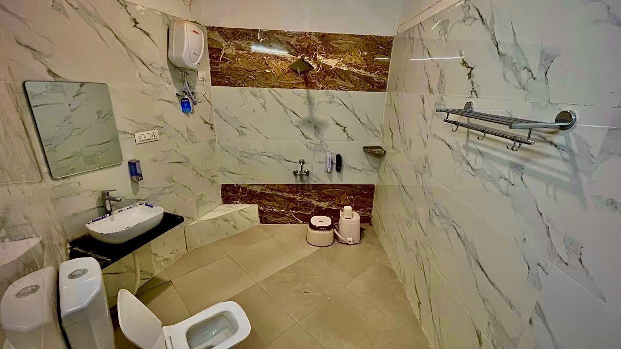 Deluxe Room | Bathroom