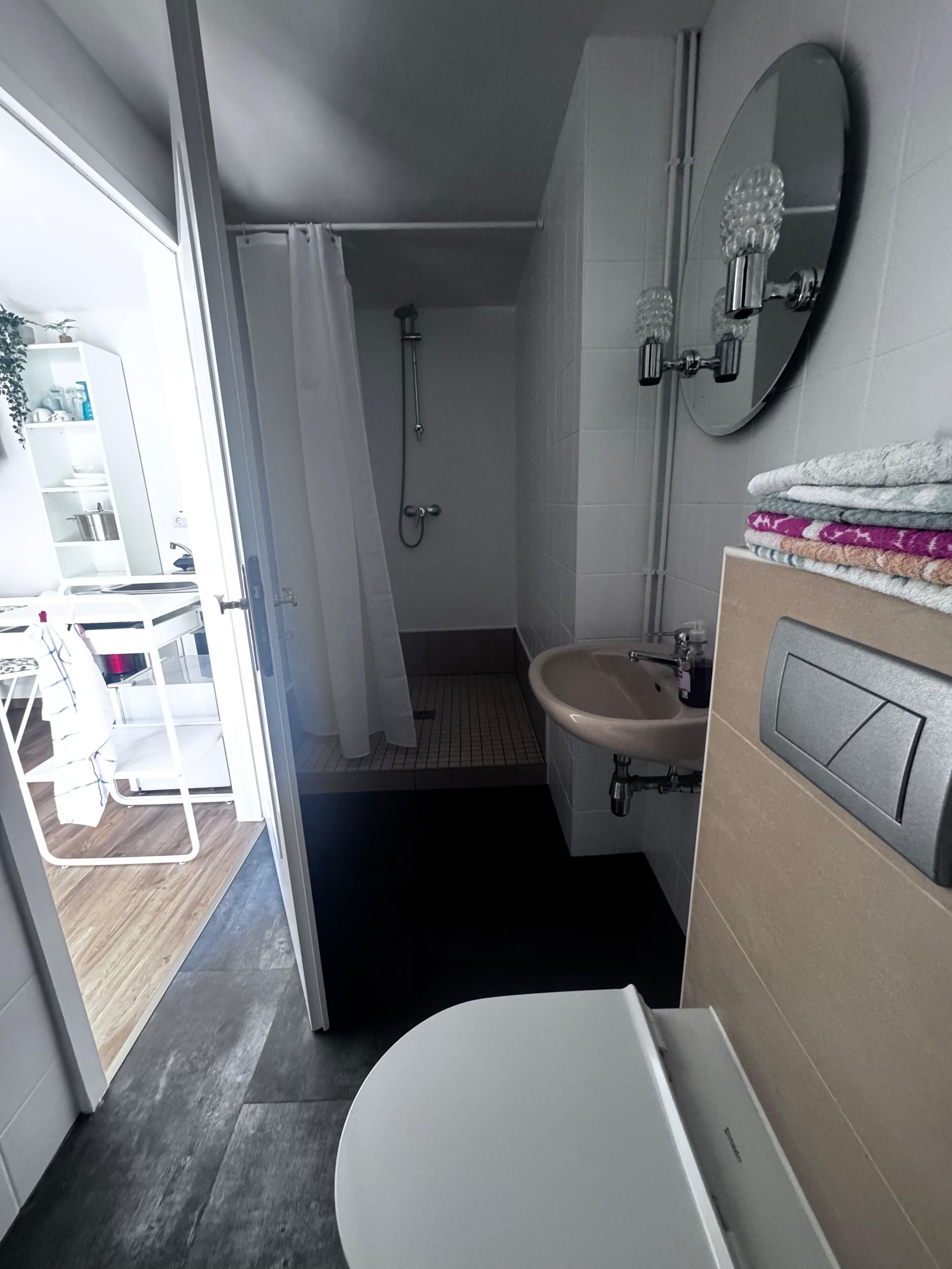 Dusche, Handtücher, Seife, Toilettenpapier