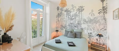 Iron/ironing board, travel crib, free WiFi, bed sheets