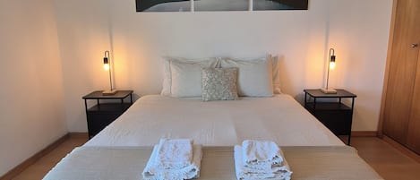 4 bedrooms, free WiFi, bed sheets