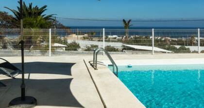 Holiday Home “La Villa” with Sea View, Wi-Fi and Air Conditioning