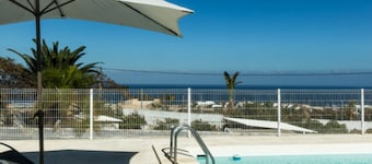 Holiday Home “La Villa” with Sea View, Wi-Fi and Air Conditioning
