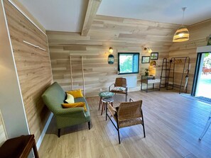 Living area - Maison “Gîte Mimosas” with Terrace and Wi-Fi (Marzan)