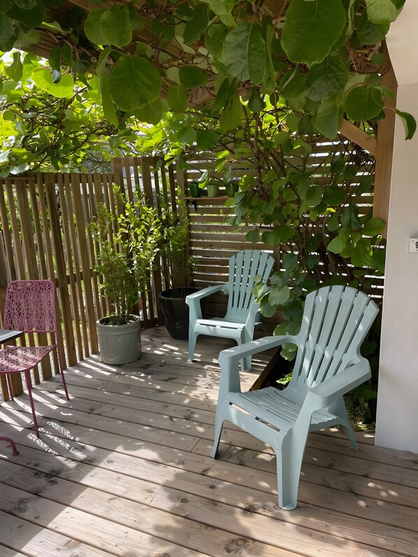 Terrace/patio - Maison “Gîte Mimosas” with Terrace and Wi-Fi (Marzan)