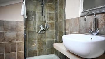 Attic double rooms, mountain view | Bad