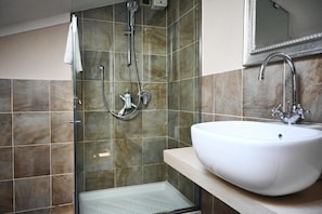 Attic double rooms, mountain view | Bathroom