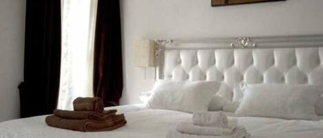 Small Double Room | Free WiFi