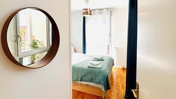 1 habitación, escritorio, tabla de planchar con plancha y wifi gratis