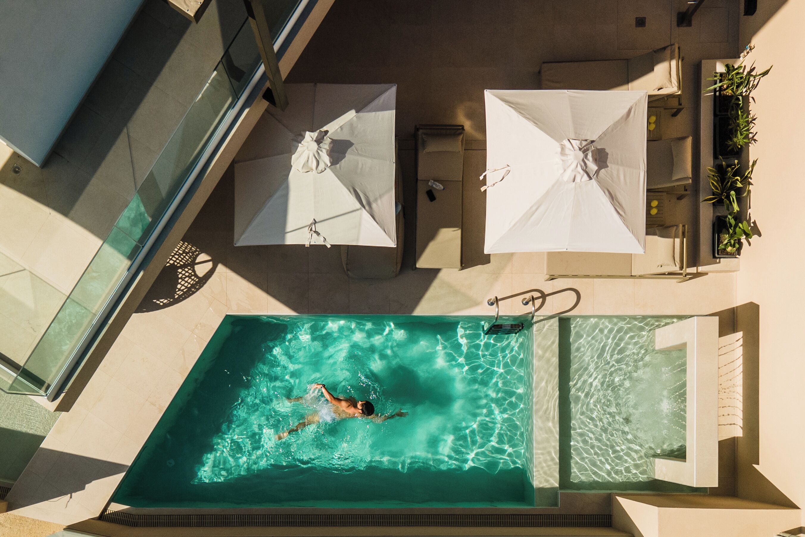 Piscina a l'aire lliure i piscina climatitzada 