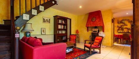 TV, fireplace, DVD player, table tennis