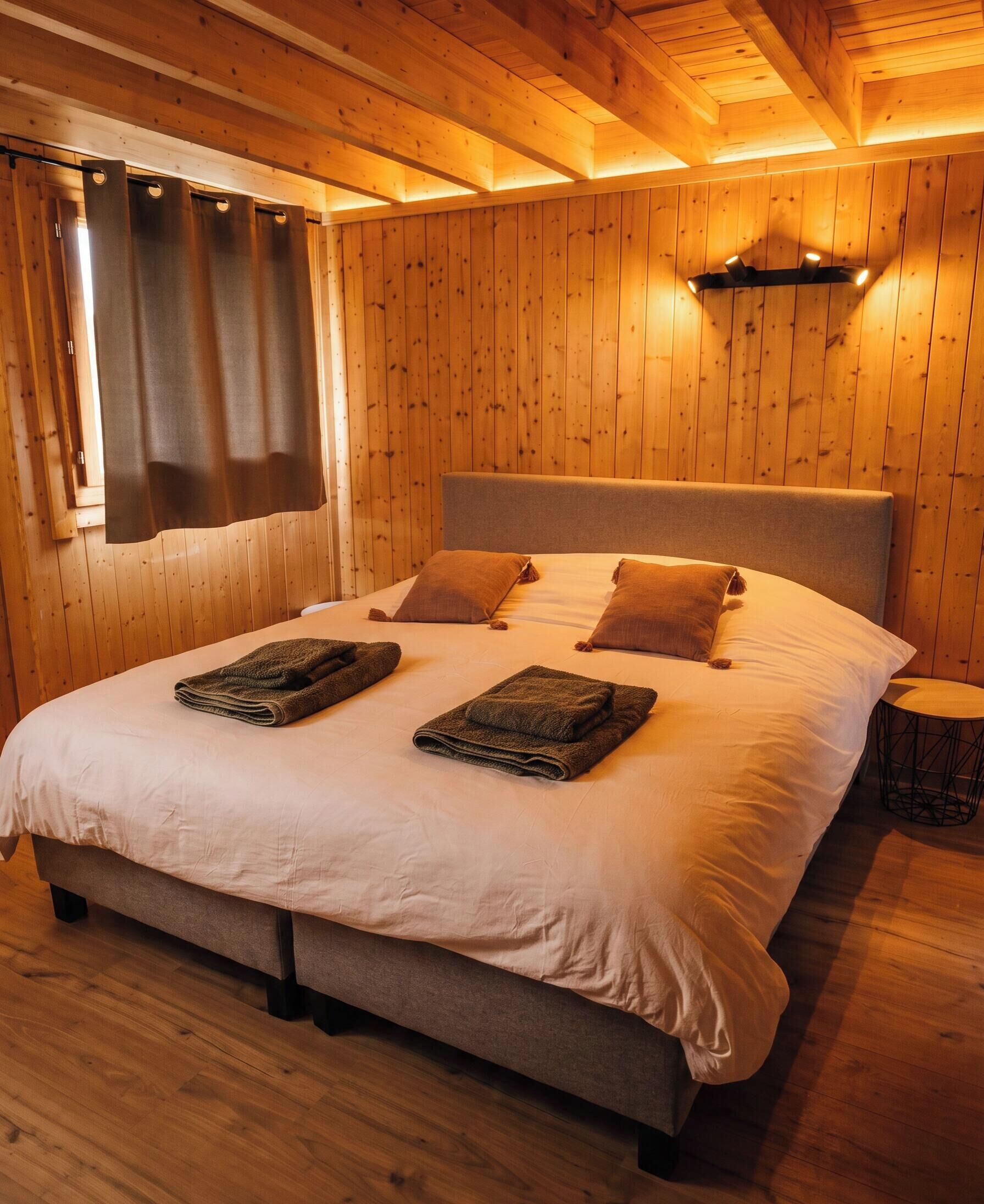 3 slaapkamers, reisbedje, gratis wifi, beddengoed