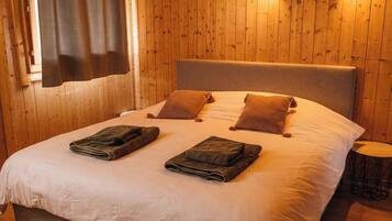 3 slaapkamers, reisbedje, gratis wifi, beddengoed