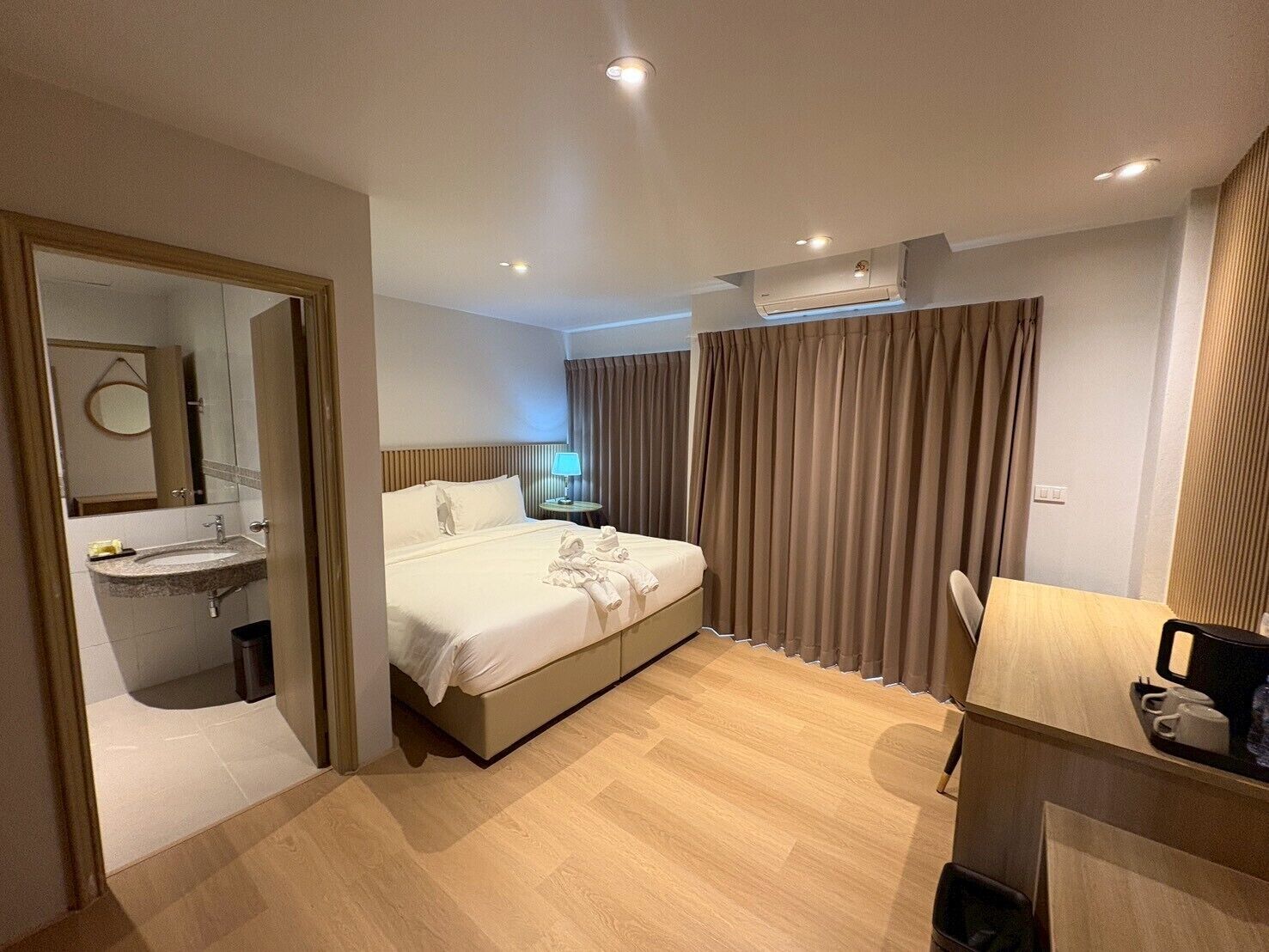 Superior Double Room, Balcony | In-room safe, desk, laptop workspace, free WiFi