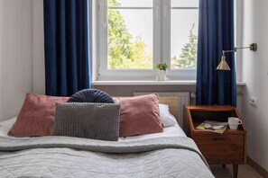 Iron/ironing board, travel cot, WiFi, bed sheets - Cozy Apartment for Friends | Great Location Close to the Metro (Warszawa)