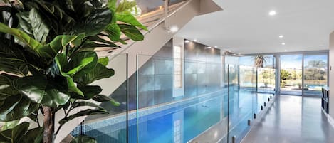 Indendørs pool, opvarmet pool
