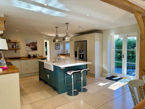 Luxury river countryside retreat