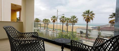 202 - Camera matrimoniale Deluxe vista veranda e vista mare plus | Property grounds