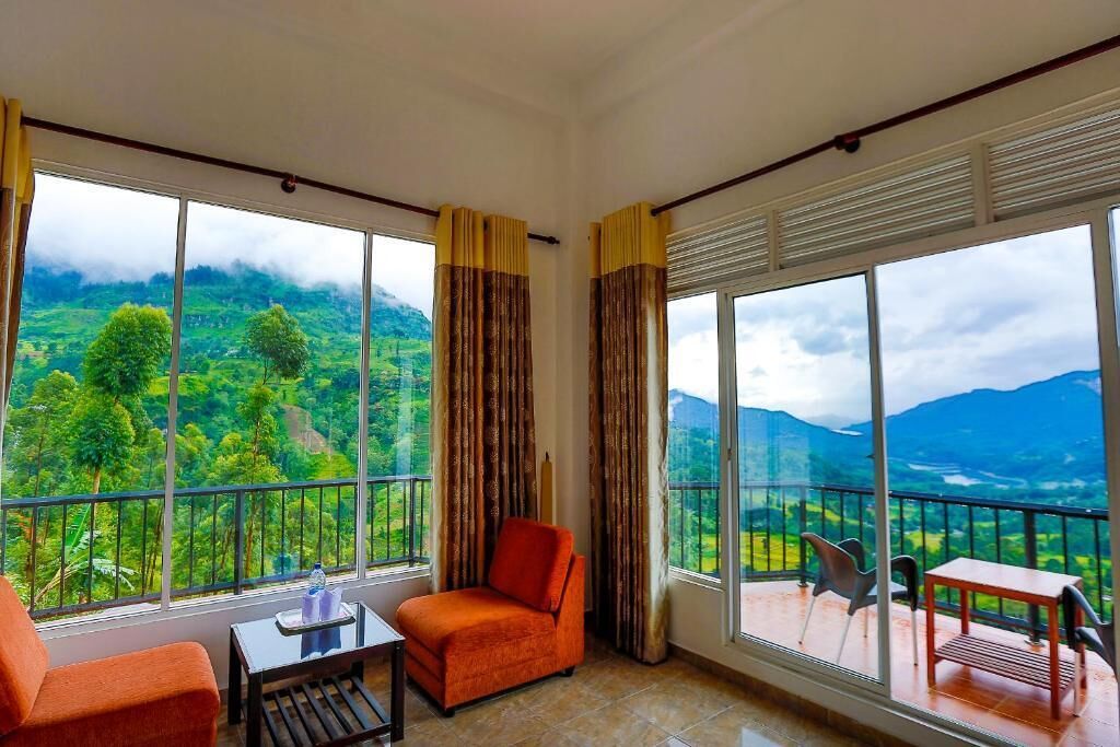 Superior Double Room, Balcony, River View | Living area