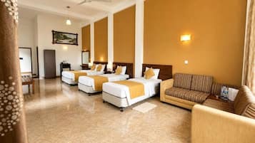 Family Room, Balcony, Mountain View | Interior