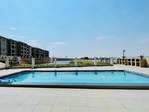 Outdoor pool - The Cozy Maison (Midrand)