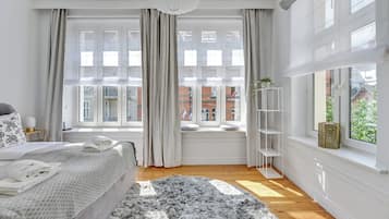 Deluxe Apartment, City View | Iron/ironing board, free WiFi