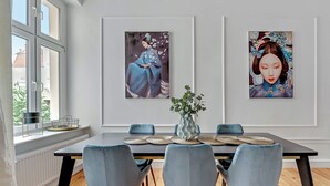 Leilighet – deluxe, byutsikt | Spiseområde