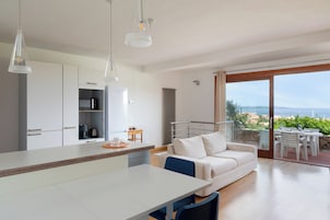 Dúplex, vistas al mar | Interior