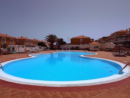 Caleta de Fuste 3-Bed Villa on Golf Course - Padel, Beaches, Bars & Restaurants