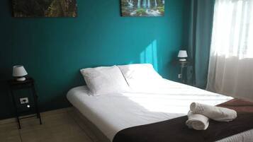 Ferros/tábuas de passar roupa, Wi-Fi, roupa de cama