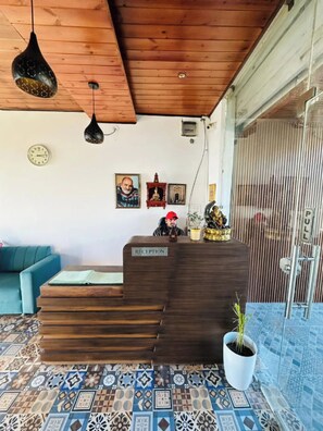 Reception - Hotel Kashmiananda Retreat Mussoorie (Mussoorie)