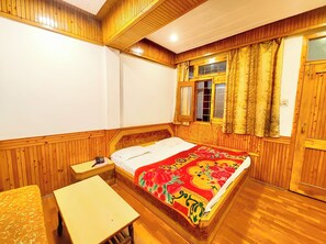 Room - Hotel Kashmiananda Retreat Mussoorie (Mussoorie)