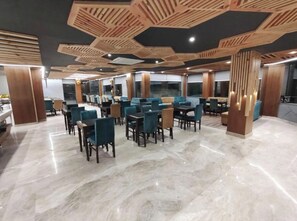Dining - Hotel Kashmiananda Retreat Mussoorie (Mussoorie)