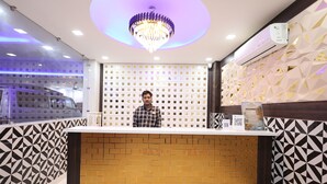 Quầy tiếp tân