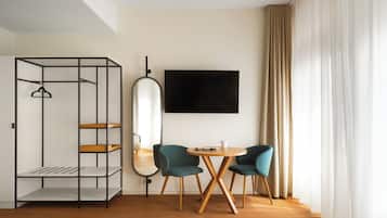 Komfort Suite mit Schlafsofa | Individuell dekoriert, individuell eingerichtet, Schreibtisch