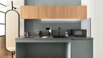 Espresso maker, electric kettle