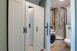 Apartment, Balcony | Bathroom - RentPlanet - Apartament Zielińskiego (Wrocław)