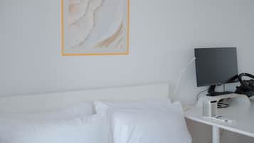 3 bedrooms, free WiFi, bed sheets, wheelchair access
