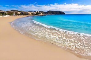 Una playa cerca