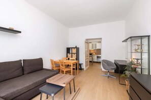 TV, offices - Large city apartment (Hlavní město Praha)