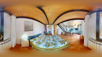 Family Duplex, Hill View