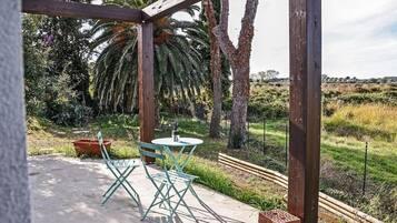 Family Duplex, Hill View | Outdoor dining