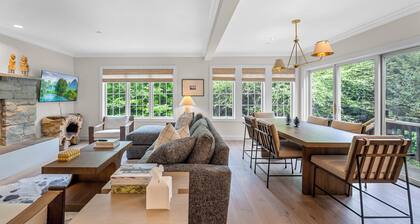 Topnotch Luxury Retreat | Sleeps 12 • Pet Friendly • Game Room