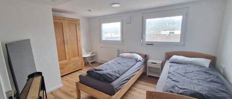 3 bedrooms, free WiFi, bed sheets