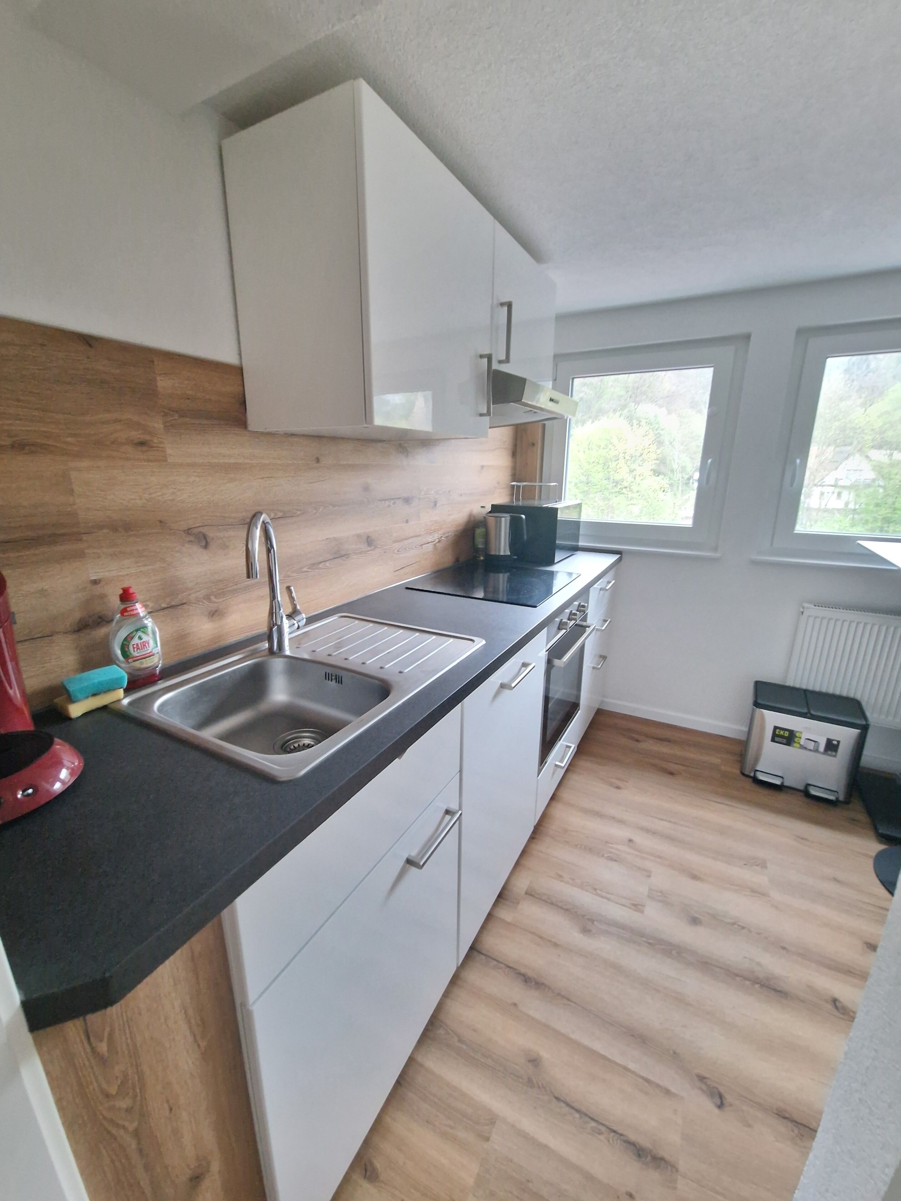 Køleskab, mikrobølgeovn, ovn, kogeplade