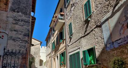 Villa Calvina - Charm-filled Villa With Large Pool in Calvi D Umbria Between Rome and Tuscany