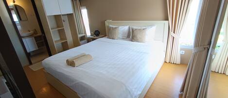 Superior Suite | Blackout drapes, free WiFi