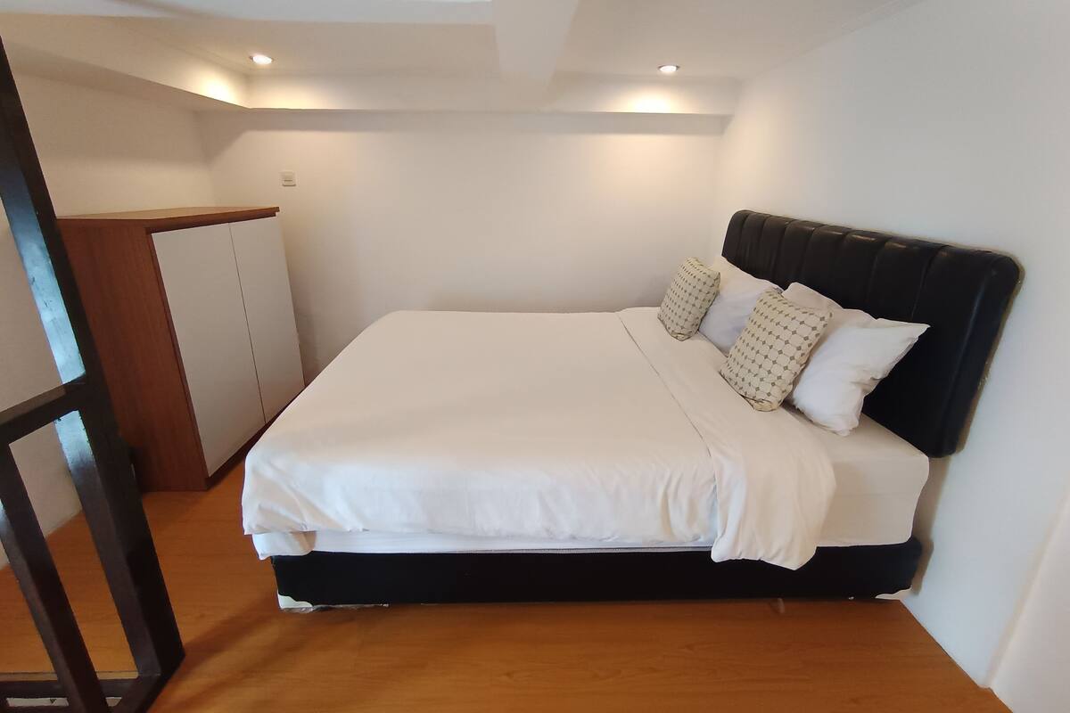 Deluxe Duplex, Non Smoking | Blackout drapes, WiFi (free)